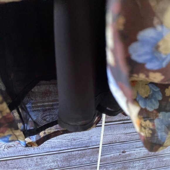 T by Tahari Women's Floral Long-Sleeved Blouse Size‎ 2X - Picture 4 of 6